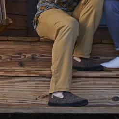 Acorn Lightweight Bristol Loafer - Men's -Western Mountaineering shop 20145 blk 00a3da8c a2a7 4f87 aba8 47156e1e1b0b 2000x 00924.1626823485