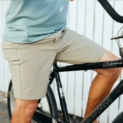 Free Fly Utility Short II - Men's (Fall 2022) -Western Mountaineering shop 21 M UtilityShortII Lifestyle 1 68133.1676489549