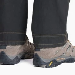 KUHL The Law Pant - Men's -Western Mountaineering shop 5117 thelaw espresso detail 4 pdp photo rsz 64379.1660690620