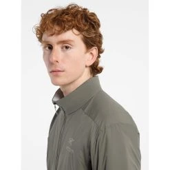 Arc'teryx Atom LT Jacket - Men's -Western Mountaineering shop Atom LT Jacket Forage Collar Detail rsz 54024.1675294924