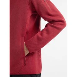 Arc'teryx Covert Cardigan - Men's -Western Mountaineering shop Covert Cardigan Bordeaux Heather Pocket Detail rsz 27157.1672788141