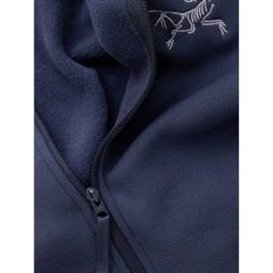 Arc'teryx Kyanite AR 1/2 Zip - Men's -Western Mountaineering shop Kyanite AR 1 2 Zip Neck Black Sapphire Fabric Detail rsz 71225.1675106944