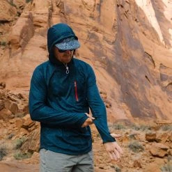 Topo Designs River Hoodie - Men's -Western Mountaineering shop River Hoodie lifestyle RSZ 39127.1677193126